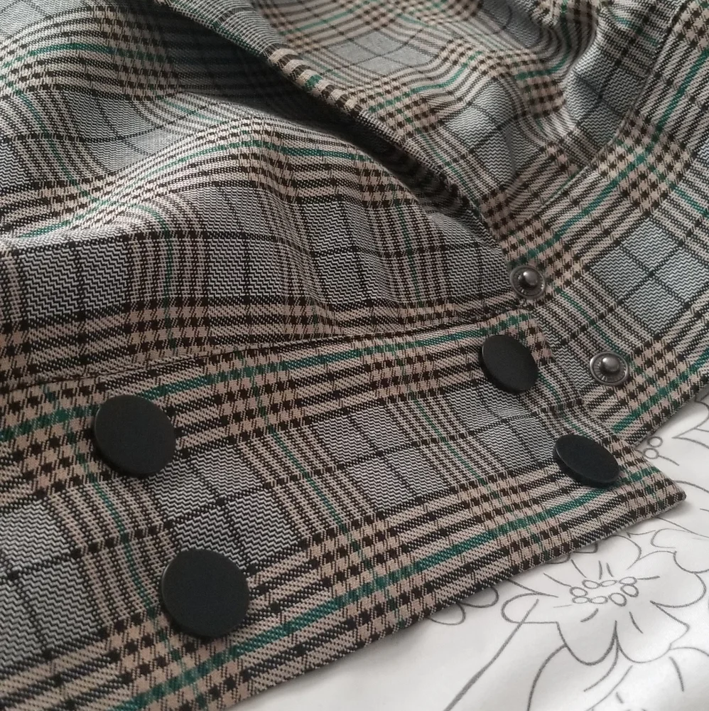 Backyard Roses Delilah Plaid Crop Jacket - Picture 6 of 10